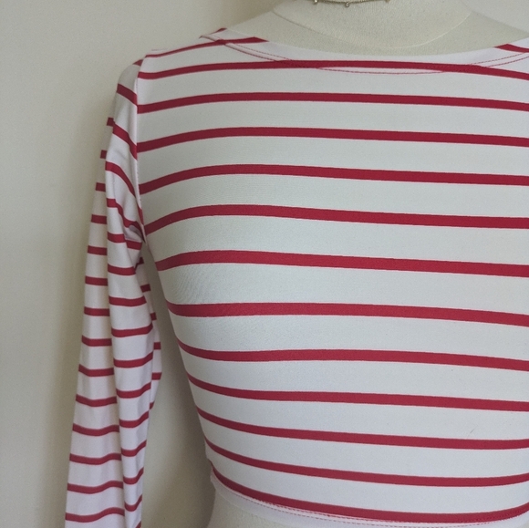 Quinstoul Crop Rashguard Red & White Striped Long Sleeve Size XS - Picture 4 of 7
